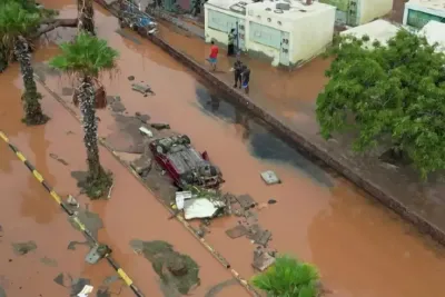 الرأس الأخضر تعلن حالة الطوارئ بعد تعرضها لفيضانات عارمة