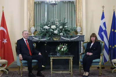 الرئيس التركي يزور أثينا لفتح فصل جديد في العلاقات مع اليونان