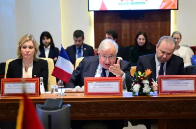 الروابط بين فرنسا والمغرب يمكن أن تشكل مرجعا لإرساء علاقة متناغمة بين ضفتي المتوسط وبين أوروبا وإفريقيا (جيرار لارشي)