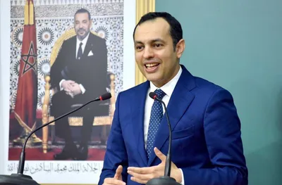 الحكومة تعمل على الرفع من الحد الأدنى للأجر في قطاعات الصناعة والتجارة والمهن الحرة والفلاحة