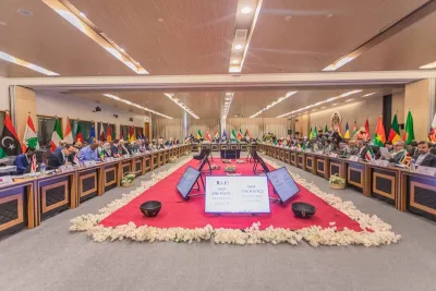 القمة الـ 15 لمنظمة التعاون الإسلامي تفتتح أشغالها بغامبيا بمشاركة المغرب