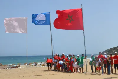 رفع اللواء الأزرق بشاطئ أم لبوير بالداخلة للمرة ال 11 تواليا