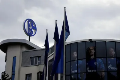 شالكه الألماني يفسخ شراكته مع مجموعة الغاز الروسية غازبروم