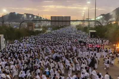 بدء نفرة حجاج بيت الله الحرام من مشعر عرفات إلى المزدلفة