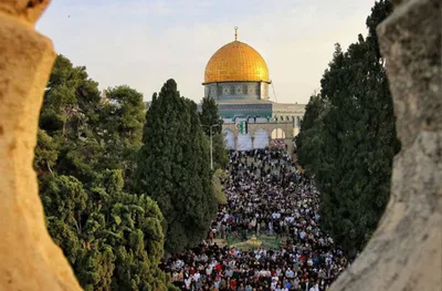 السلطات الإسرائيلية تعيد فتح أبواب المسجد الأقصى أمام المصلين بعد إغلاق دام 12 يوما