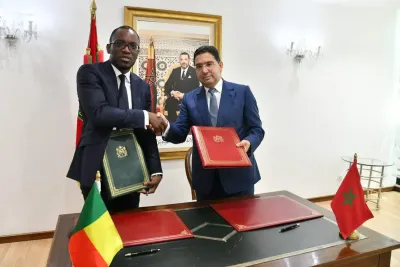 البنين تدعم الوحدة الترابية للمغرب وتعتبر مبادرة الحكم الذاتي الحل الوحيد الواقعي لتسوية النزاع الإقليمي حول الصحراء، وتدرس فتح قنصلية بالعيون