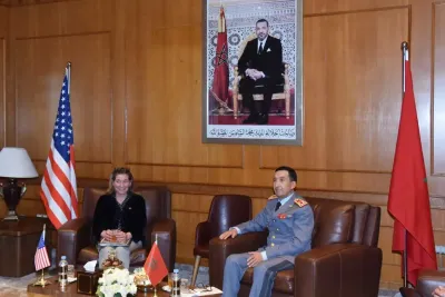 الفريق أول المفتش العام للقوات المسلحة الملكية يتباحث مع نائبة مساعد وزير الدفاع الأمريكي للشؤون الإفريقية