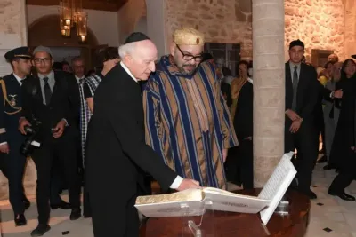 مستشار لدى الرئاسة الفلسطينية: منح ميدالية الشرف لأندري أزولاي اعتراف بجهود المغرب بقيادة جلالة الملك في بناء سلام عادل في منطقة الشرق الاوسط