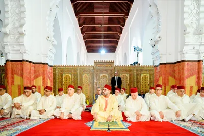 أمير المؤمنين يؤدي صلاة الجمعة بالمسجد المحمدي بمدينة الدار البيضاء