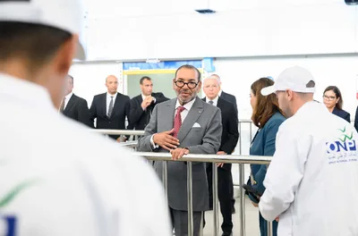 جلالة الملك يدشن ويزور عددا من المشاريع الكبرى المندرجة في إطار إعادة هيكلة وتطوير المركب المينائي للدار البيضاء