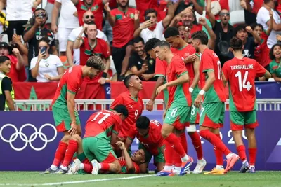 المنتخب المغربي يواجه نظيره الإسباني بهدف ضمان ميدالية أولمبية