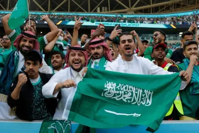 الصحف السعودية تؤكد أن انتصار فريقها على المنتخب الأرجنتيني بمثابة انتصار تاريخي