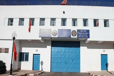 إدارة السجن المحلي بالناظور تنفي قطعيا الادعاءات المتعلقة بتعذيب سجين