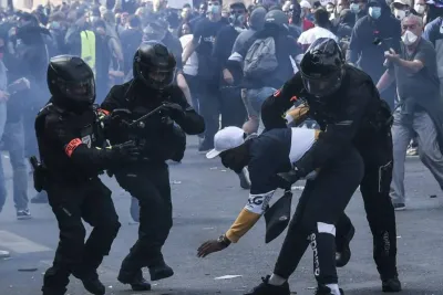 أمنيستي تدعو فرنسا إلى الاعتراف بالعنصرية الممنهجة في عمل قواتها الأمنية