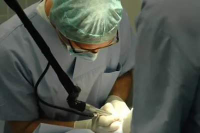 الرباط: توقيف ثلاثة أشخاص يشتبه بتورطهم في مزاولة مهنة الطب بدون ترخيص