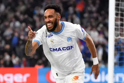 الغابوني أوباميانغ يغادر مارسيليا