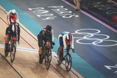 أولمبياد باريس: أستراليا تحرز ذهبية سباق المطاردة للرجال في دراجات المضمار