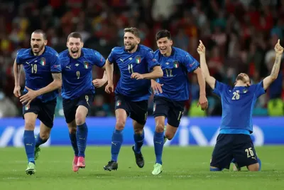 رئيس إيطاليا يستقبل أبطال «يورو 2020»