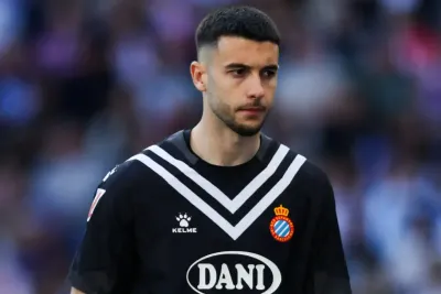 برشلونة يضم الحارس الإسباني جوان غارسيا حتى 2031