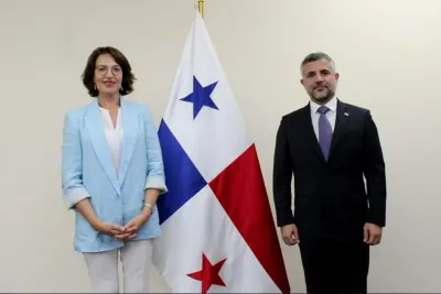 بشرى بودشيش تسلم أوراق اعتمادها لرئيس جمهورية بنما