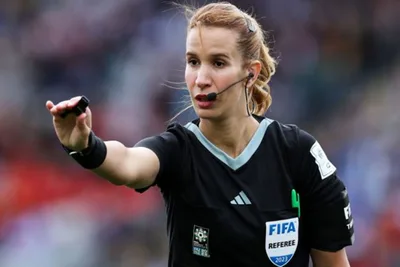 بشرى كربوبي تقود مباراة نصف نهائي السيدات بين أمريكا وألمانيا في أولمبياد باريس