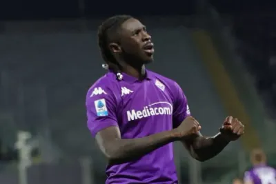 بطولة إيطاليا.. مويس كين يمدد عقده مع فيورتينا حتى 2029