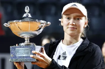 بطولة روما لكرة المضرب 2023: ريباكينا تفوز باللقب بعد انسحاب كالينينيا