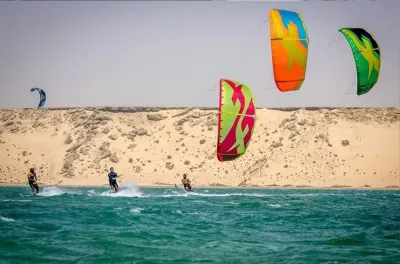 بطولة ولي العهد الأمير مولاي الحسن للكايت سورف 2023: المتزلجون المغاربة يتألقون خلال الإقصائيات