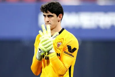 باريس سان جيرمان يقدم عرضا لضم ياسين بونو