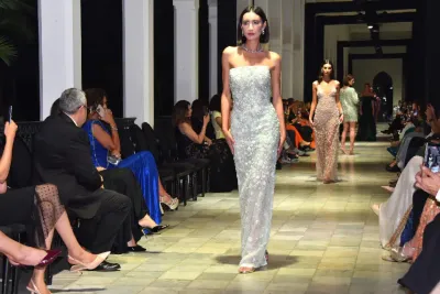 تحت نجوم أسبوع الموضة بطنجة، لوك إيفانز، شوبارد، فيفيان ويستوود في ليلة عرض متألقة لفائدة مؤسسة للا أسماء