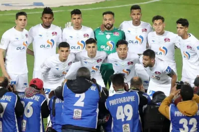 الرجاء و الوداد : الطاوسي يكشف عن تشكيلة الرجاء في الديربي