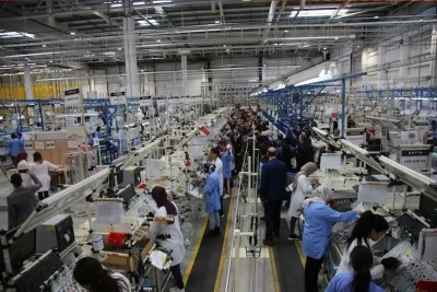 تطور الصناعة الوطنية يكمن في تعدد روافدها الإنتاجية (السيد مزور)