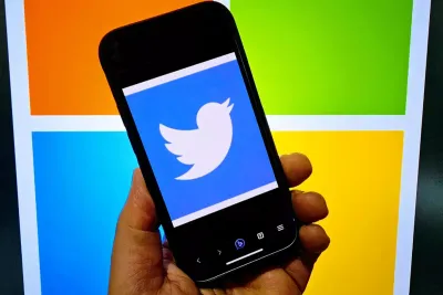 تويتر تتهم مايكروسوفت باستغلال بياناتها