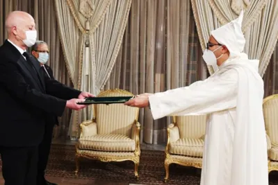 السفير حسن طارق يعود إلى المغرب