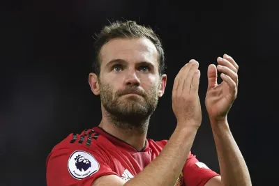 مانشستر يونايتد يعلن رحيل الإسباني خوان ماتا