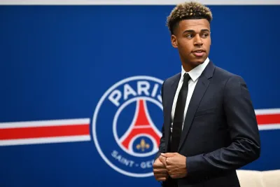 باريس سان جرمان يضم لاعب الوسط ديزيريه دويه