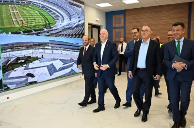 رئيس الاتحاد الدولي لكرة القدم جياني إنفانتينو يزور الملعب الكبير لطنجة