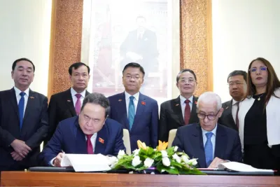 رئيس مجلس النواب يتباحث مع رئيس الجمعية الوطنية الفيتنامية