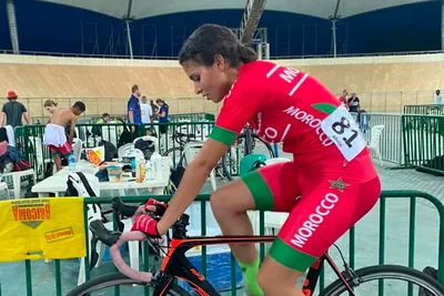 البطولة الإفريقية للدراجات على المضمار 2022 بأبوجا: البطلة رجاء شاكر تحقق الميدالية الذهبية الثانية للمغرب