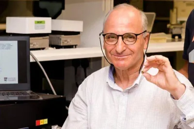 المخترع المغربي رشيد اليزمي: من المتوقع بلوغ حجم سوق بطاريات الليثيوم 4 تريليونات دولار عام 2030