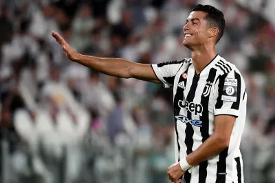 يوفنتوس ملزم بدفع 7ر9 ملايين أورو لكريستيانو رونالدو كرواتب متأخرة