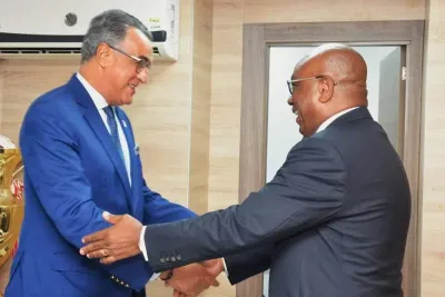 سفير المغرب بكوت ديفوار يبحث مع رئيس الاتحاد الايفواري لكرة القدم الجوانب التنظيمية لكان 2023