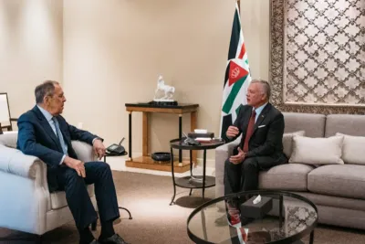 الأزمة السورية وتداعياتها محور مباحثات العاهل الأردني مع وزير الخارجية الروسي بعمان