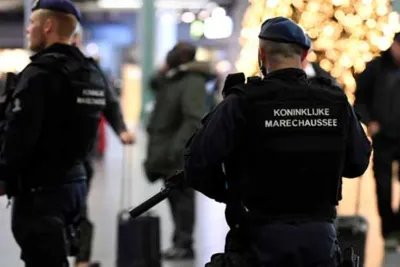 الشرطة الهولندية : شخص مختبئ في جهاز العجلات الأمامية لطائرة قادمة من جنوب إفريقيا