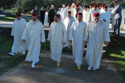 تطوان : تسليم هبة ملكية لشرفاء الزاويتين الحراقية والريسونية