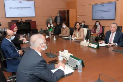 دعم التعليم الرقمي .. موضوع شراكة بين وزارة التربية الوطنية و شركتي إنوي وأورونج