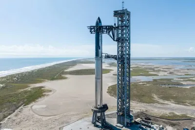 سبايس إكس تجري أول رحلة تجريبية للصاروخ العملاق ستارشيب