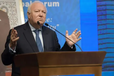 فاس : موراتينوس يؤكد ضرورة تسوية الاختلافات بشكل سلمي من خلال حوار مفتوح