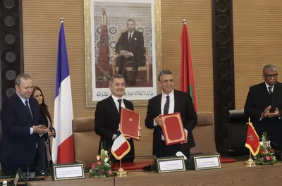 المغرب وفرنسا يلتزمان بتعزيز تعاونهما في المجال القانوني والقضائي (إعلان مشترك)