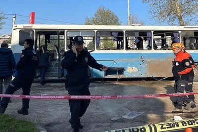 تركيا : قتيل وأربعة جرحى في تفجير استهدف حافلة لحراس السجن في بورصة